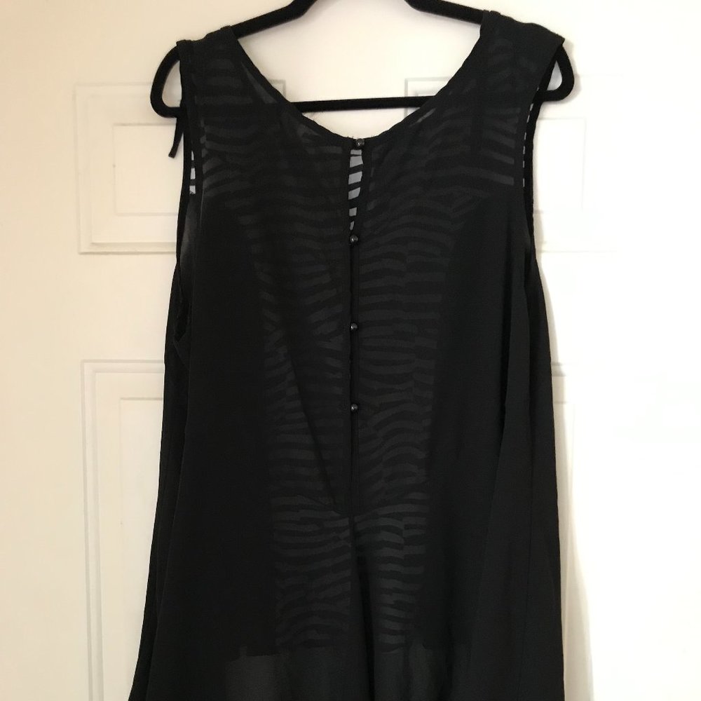 ToTo Collection Sleeveless High/Low Top - Picture 4 of 8